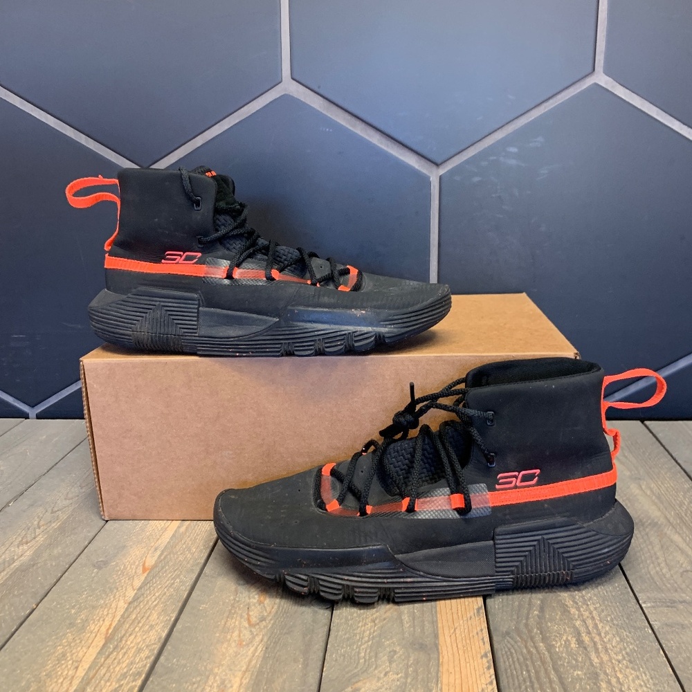 ~Used W/O Box! Youth Under Armour SC 3 Zero Black Orange Sneakers Size 7Y